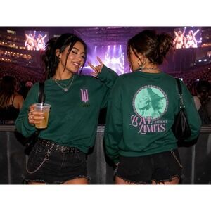 Wicked Movie Sweatshirt  Women's M Elphaba Glinda Love Without Limits Green Gems